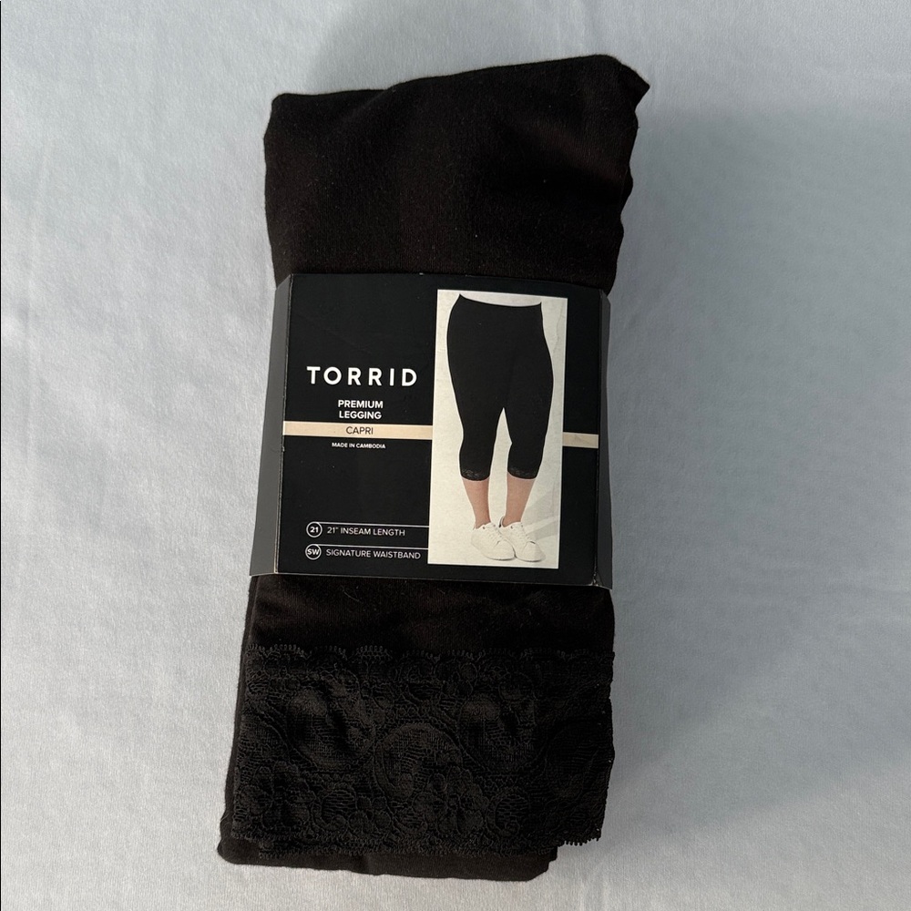 Torrid Black Lace Trim Capri Leggings